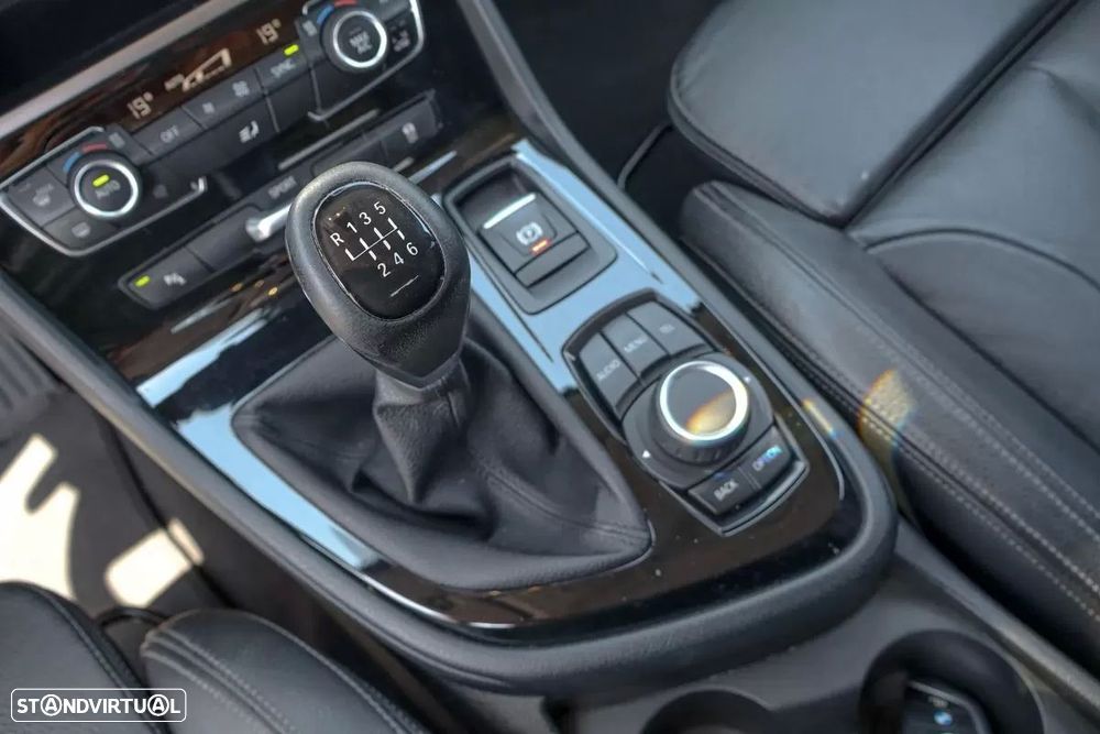 BMW 218 Active Tourer d Advantage - 22