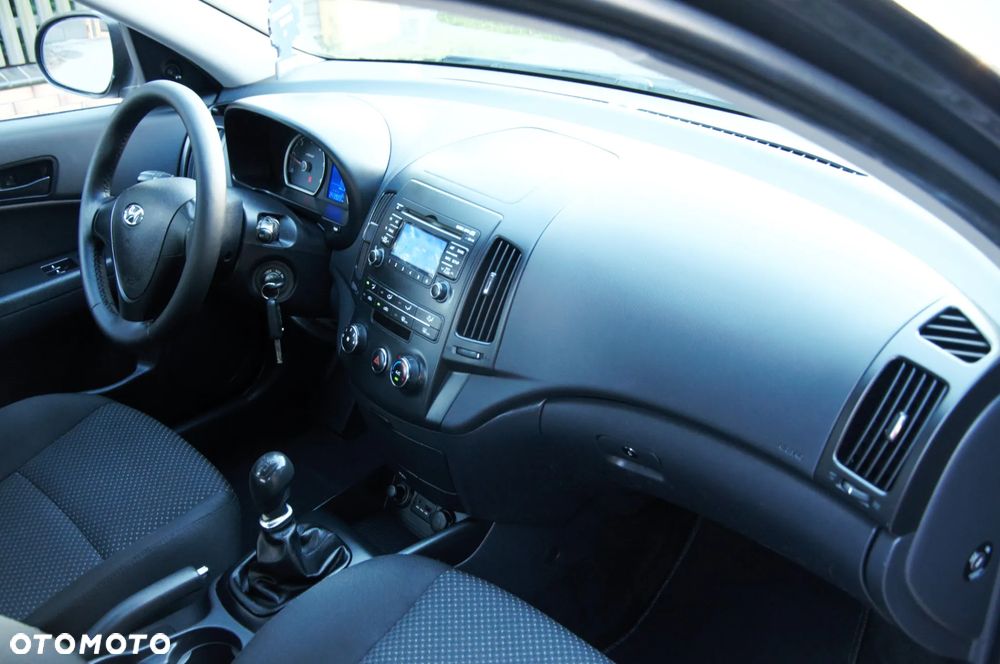 Hyundai i30 1.6 CRDi Comfort EU5 - 26