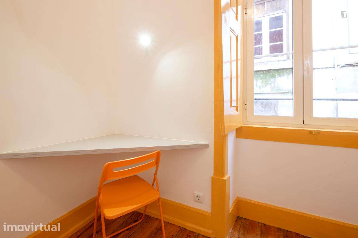 Quarto - localizado em Baixa Coimbra - Grande imagem: 3/17