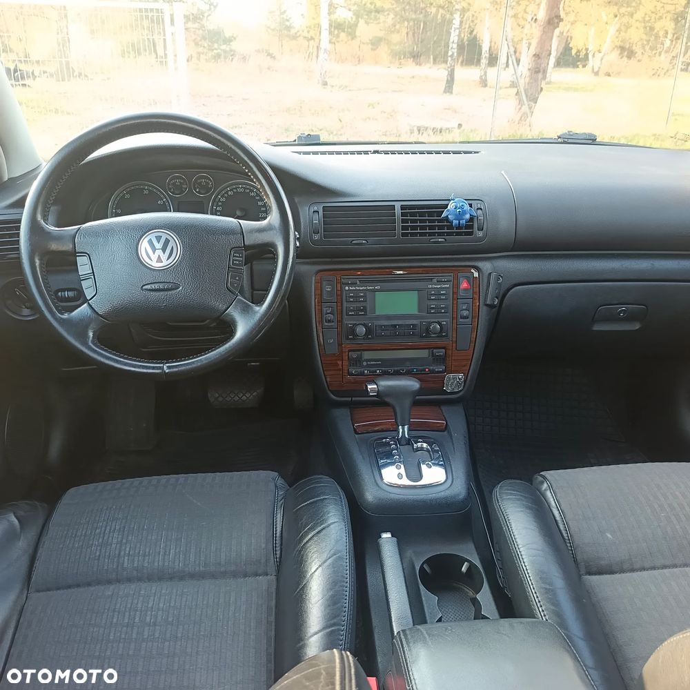 Volkswagen Passat 1.9 TDI Highline Tiptr - 9