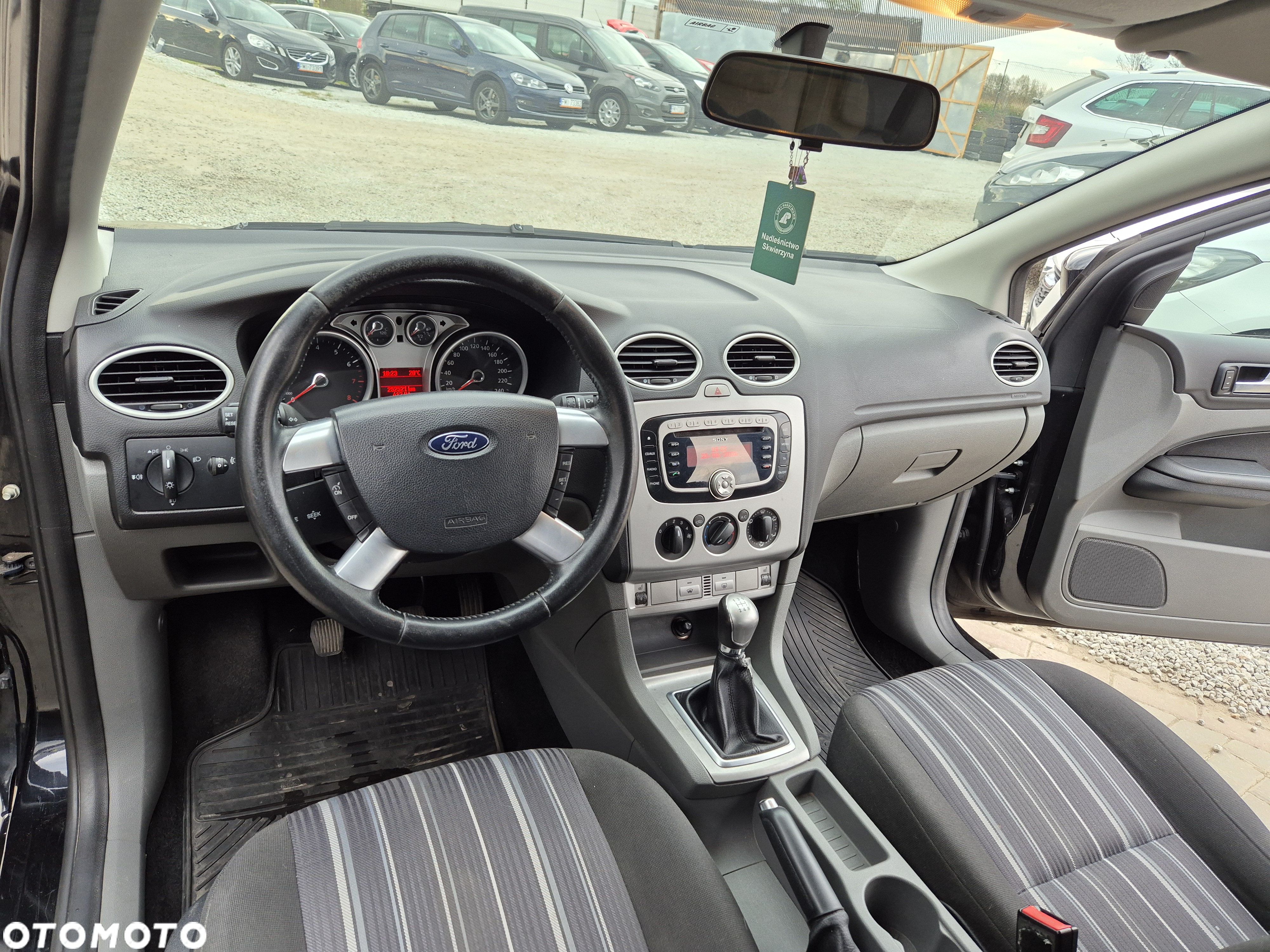 Ford Focus 1.6 16V Sport - 12