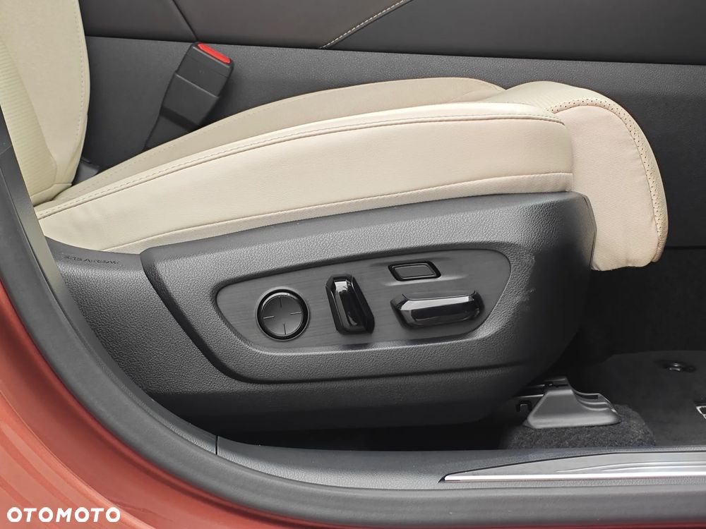 Lexus RX 450h+ Omotenashi - 15