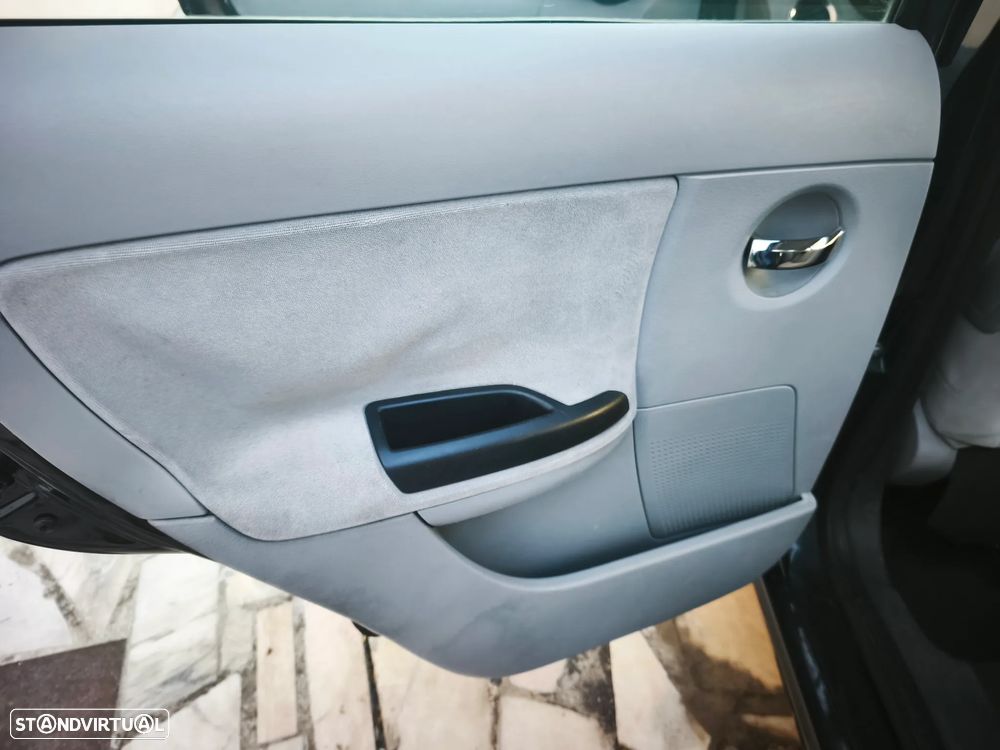 Citroën C3 1.4 HDi Airdream Exclusive - 26