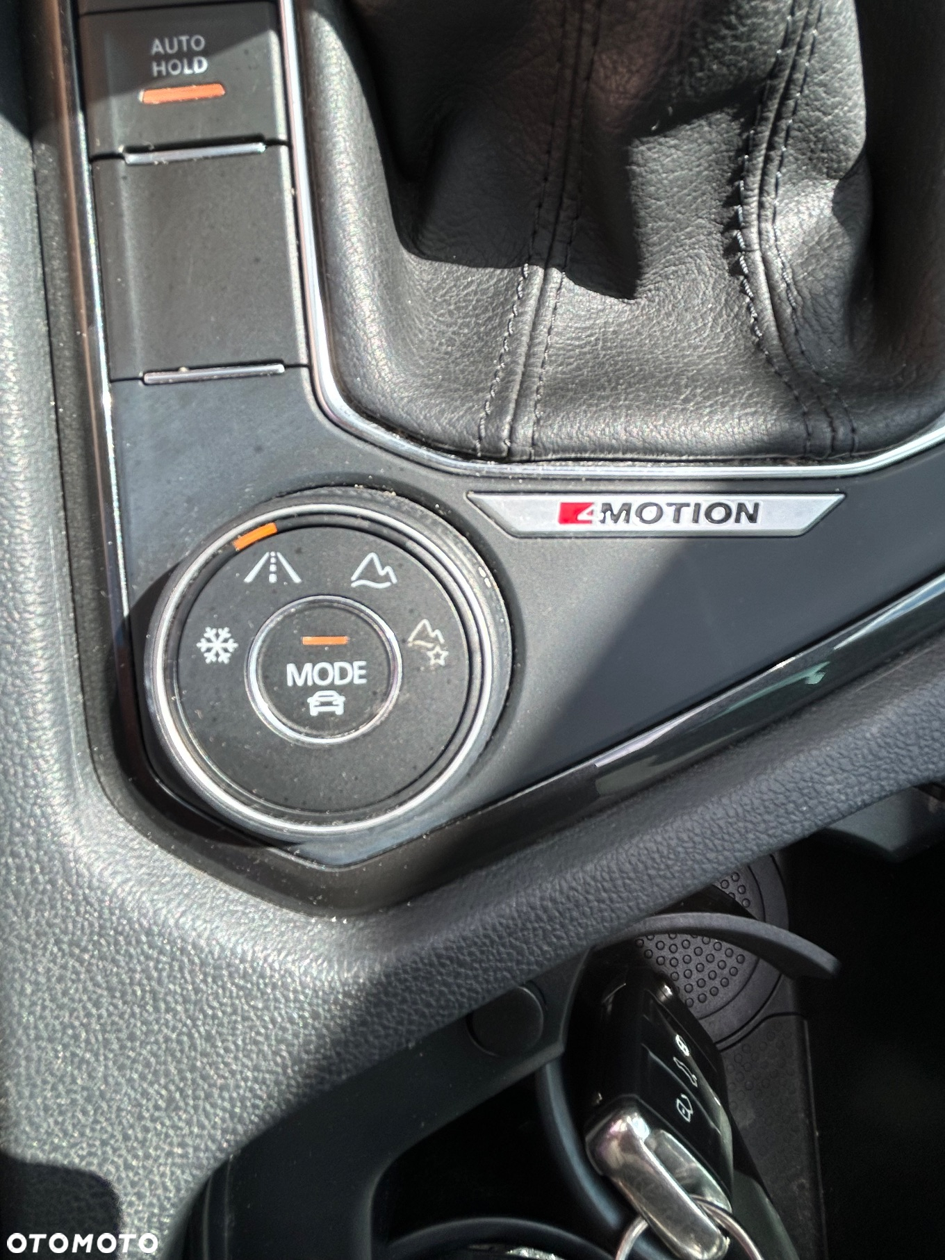 Volkswagen Tiguan 2.0 TDI SCR 4MOTION DSG Elegance - 33