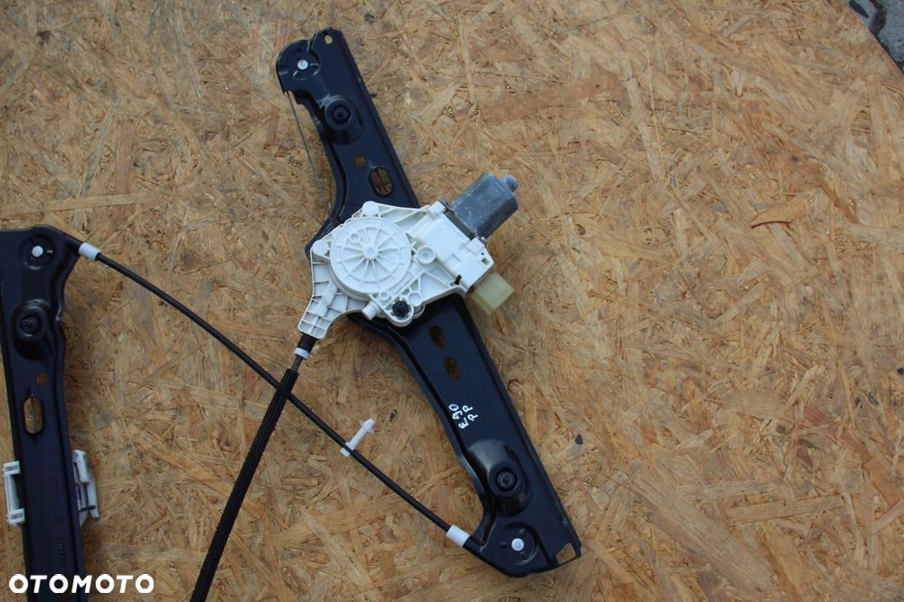 Mechanizm podnośnik PRAWY PRZÓD BMW e90 e91 7060266 - 2