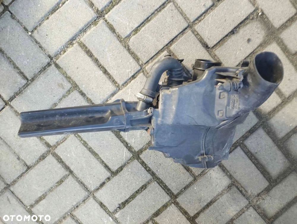 ford focus 2013 obudowy filtrów powietrza - 2