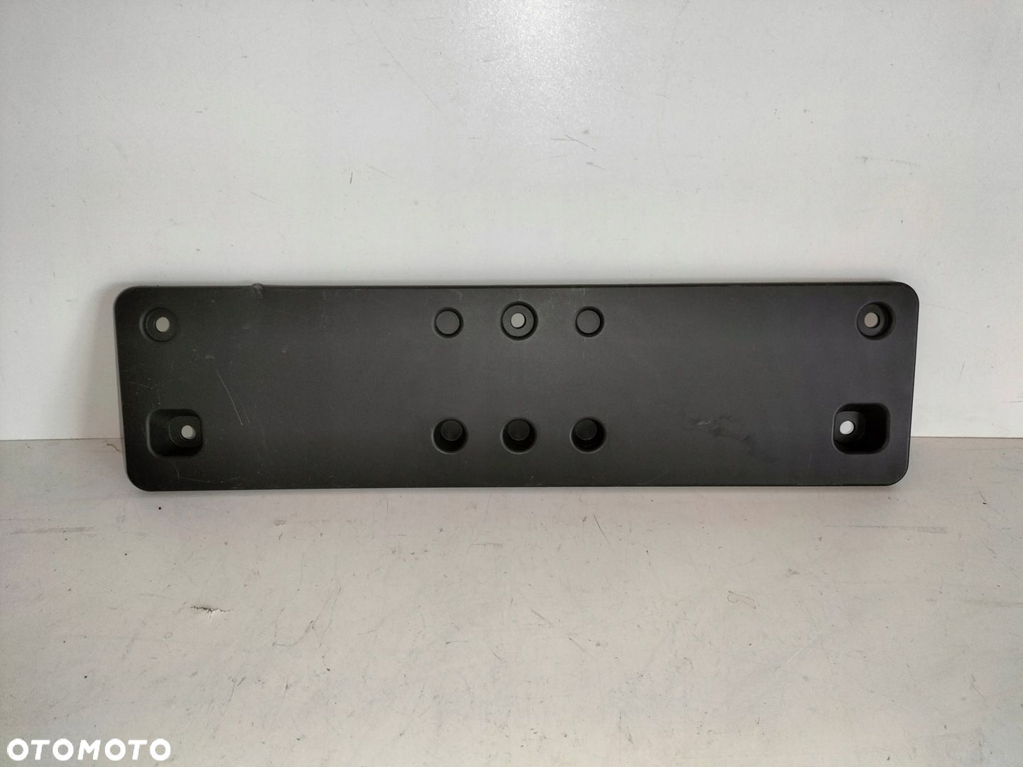 Podkładka pod tablicę rejestracyjną przód VW GOLF VIII 8 LIFT 24- - 1