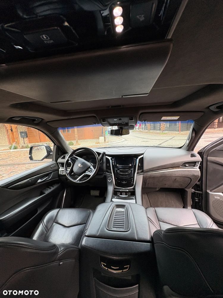 Cadillac Escalade - 12