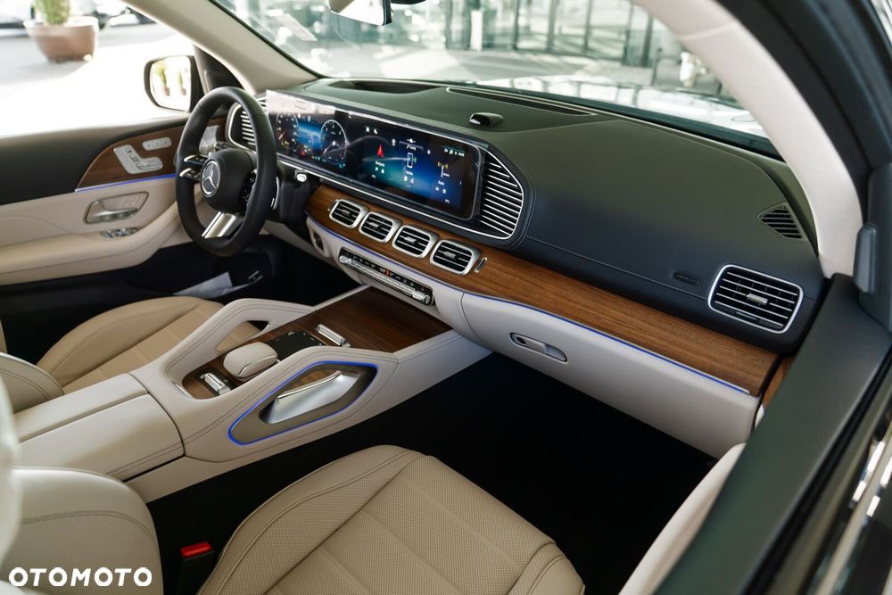 Mercedes-Benz GLS - 14