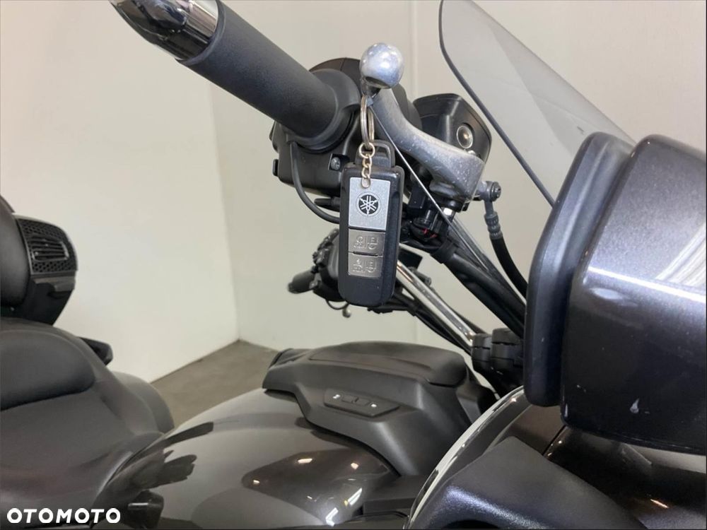 Yamaha Venture - 8