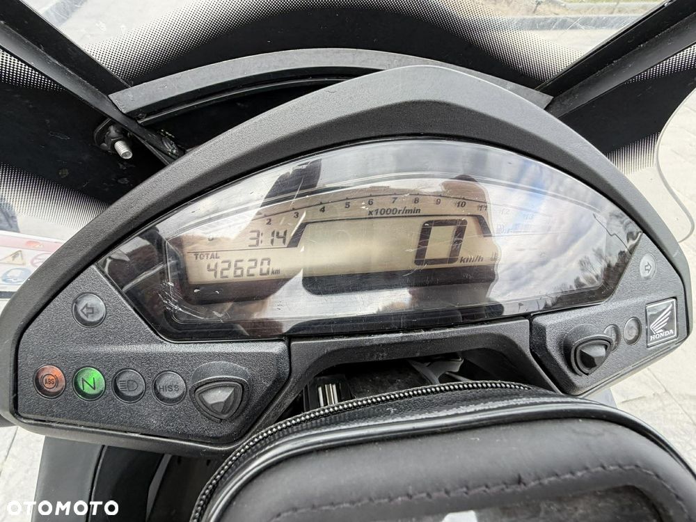 Honda VFR - 12