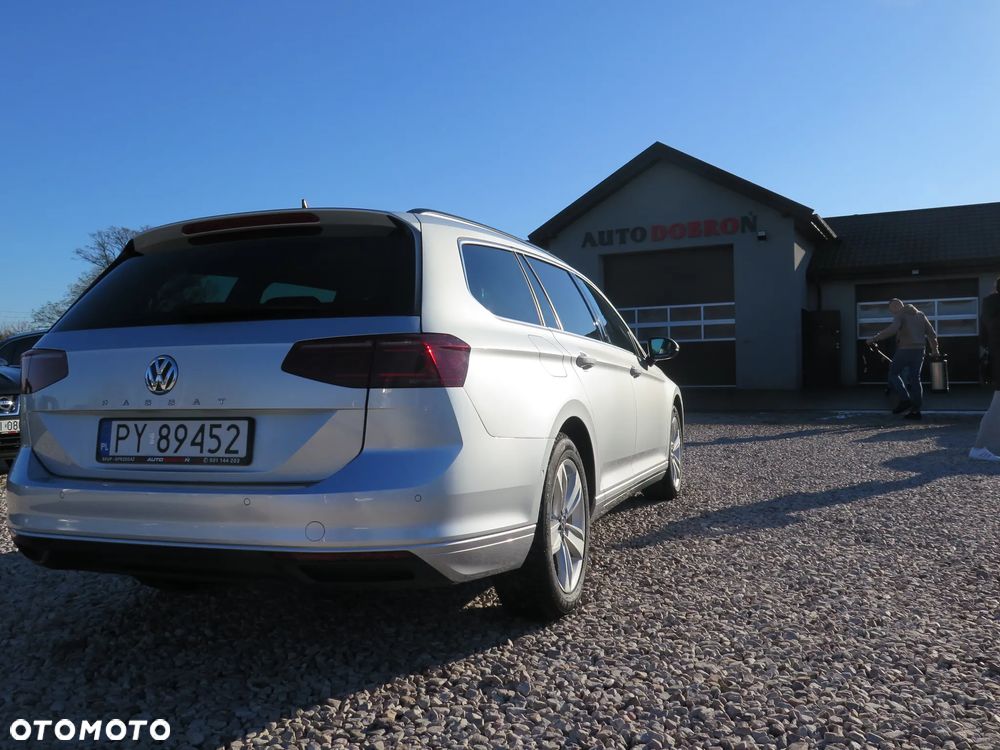 Volkswagen Passat Variant 2.0 TDI 4Mot Elegance DSG - 5