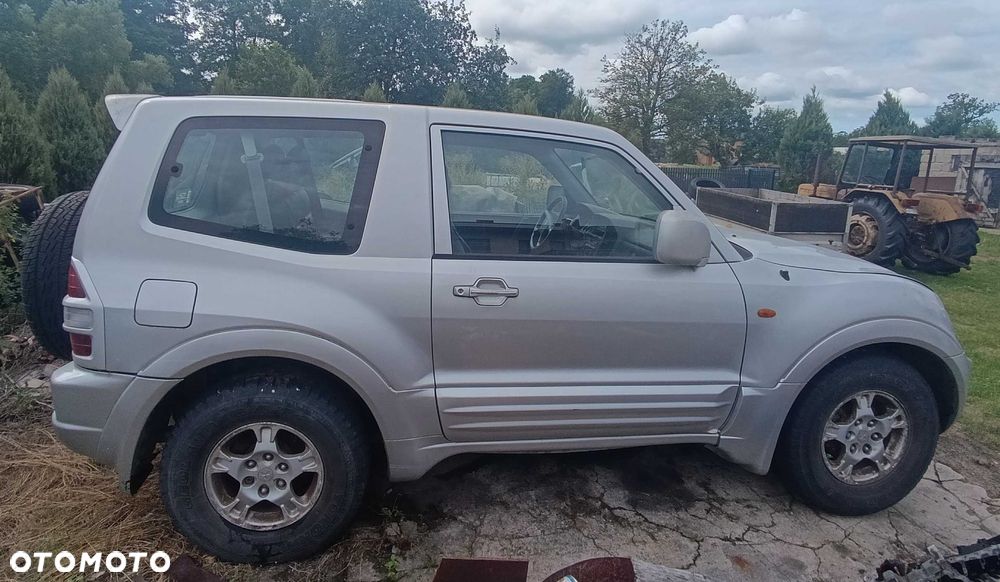 Mitsubishi Pajero - 8