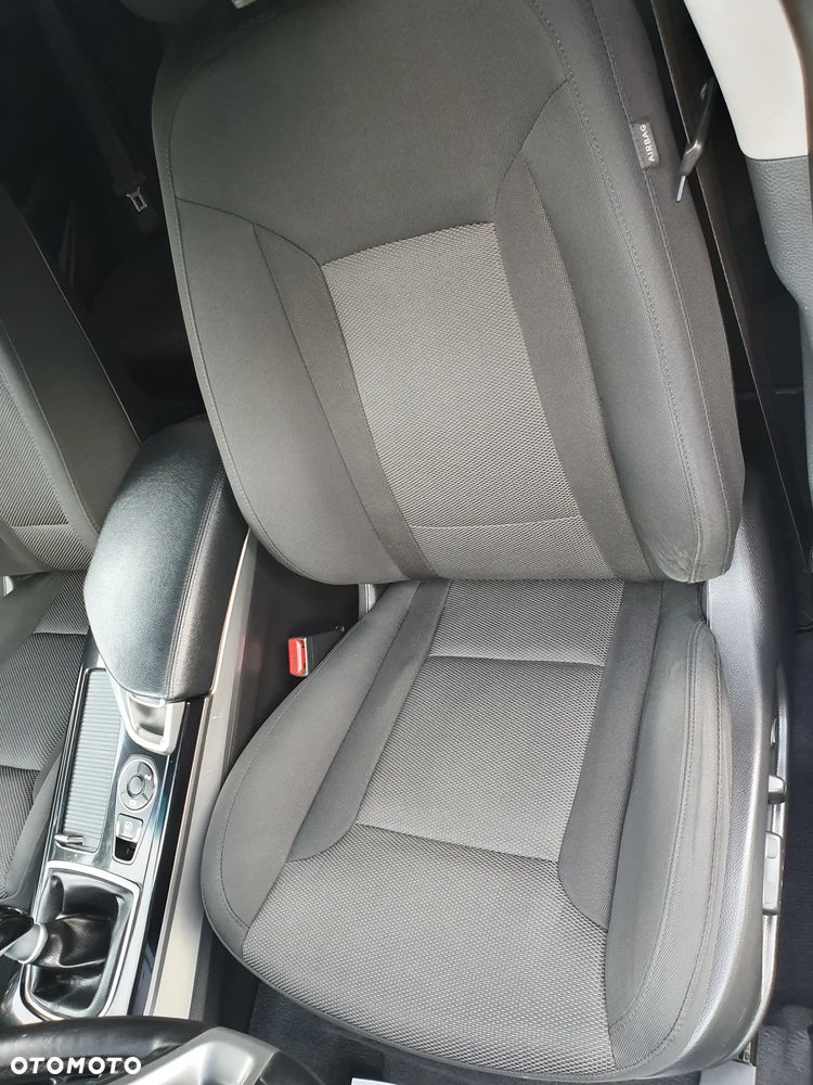 Hyundai i40 2.0 GDI Comfort + - 18