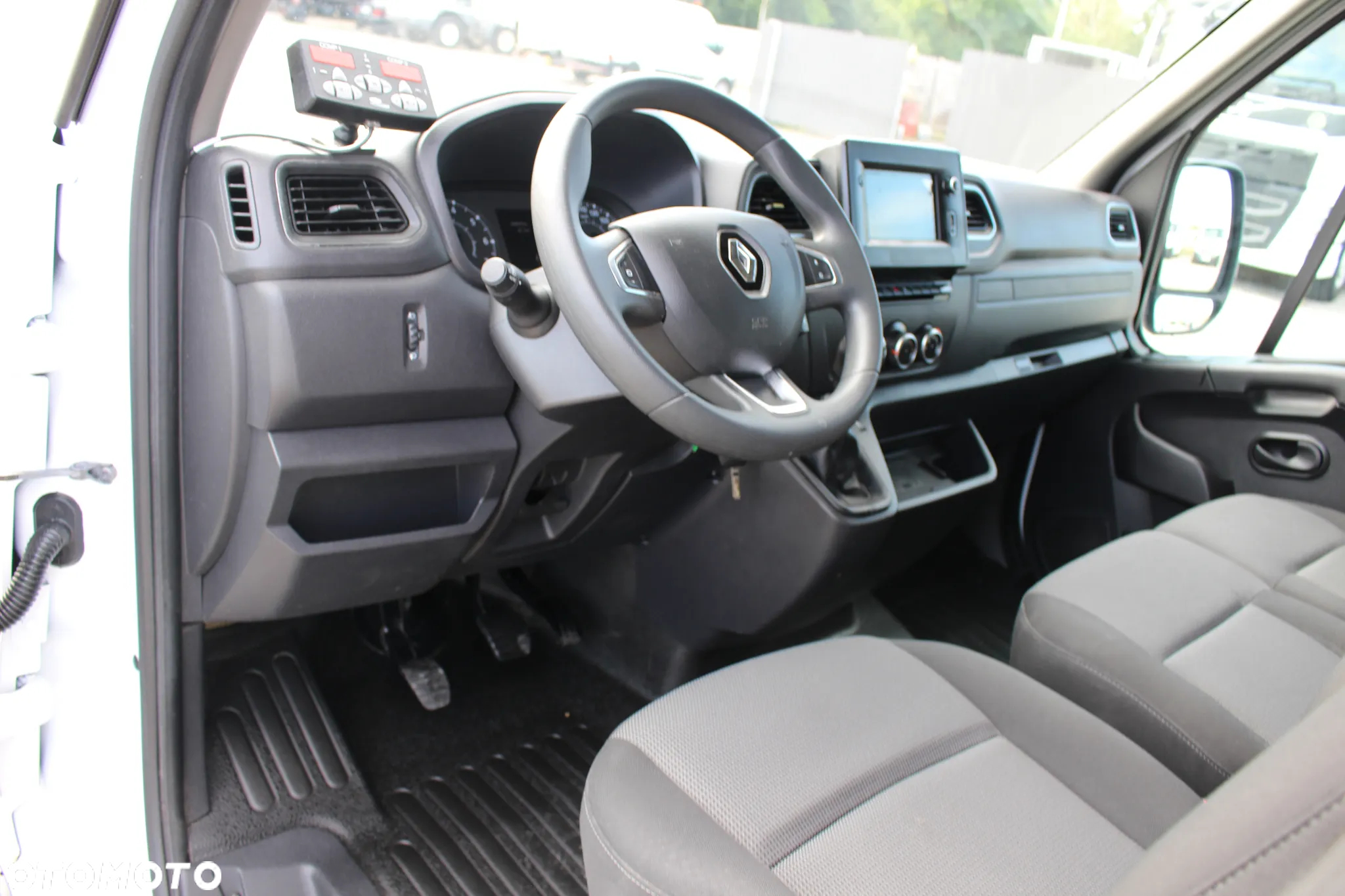 Renault MASTER 2.3 DCI*145 KM* CHŁODNIA/ AGREGAT CARRIER / L3H2 / 2 KOMORY / GPS / SERWIS FR / IDEALNY STAN / IGŁA / - 30