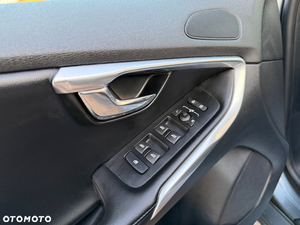 Volvo V40 T2 Inscription - 33