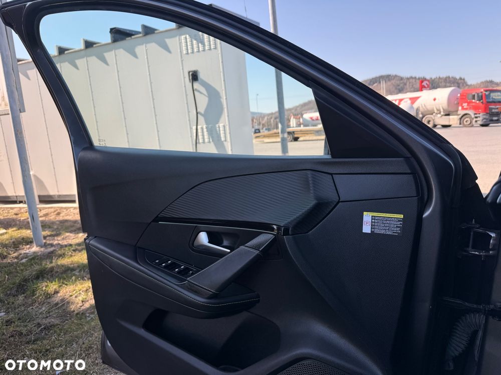 Peugeot 208 PureTech 100 GT Pack - 13