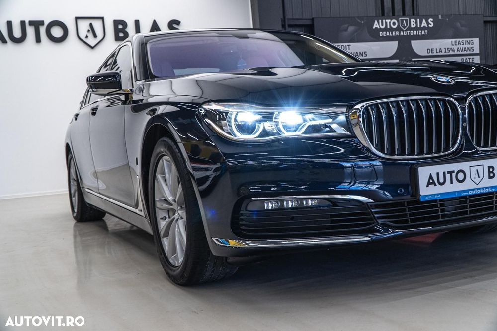 BMW Seria 7 740e iPerformance - 17