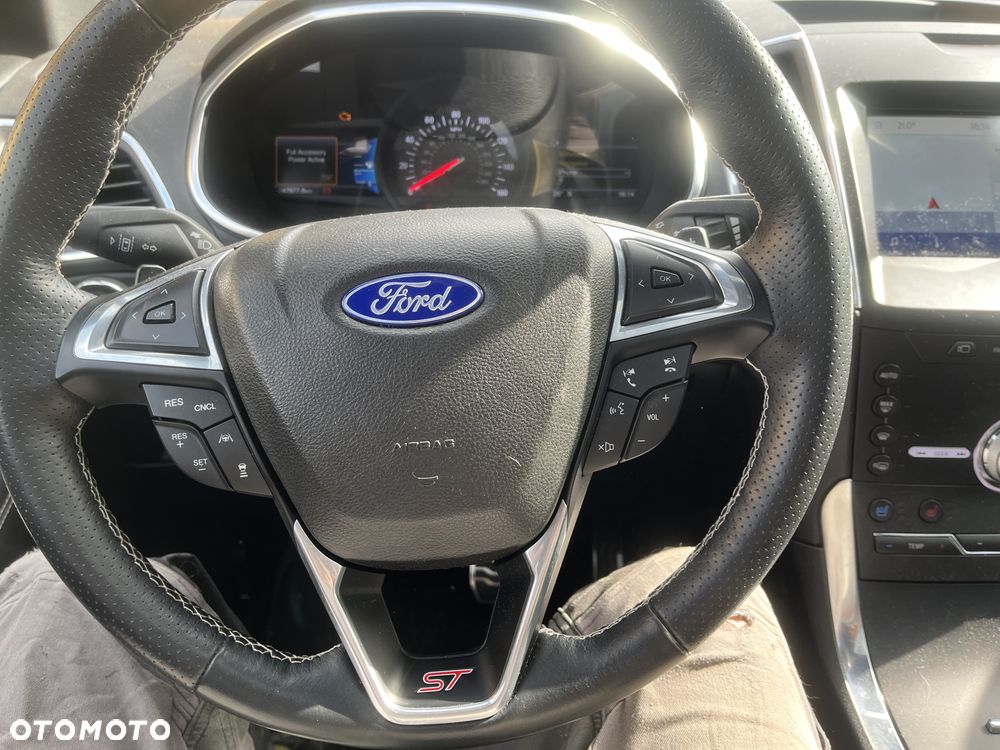 Ford Edge - 10