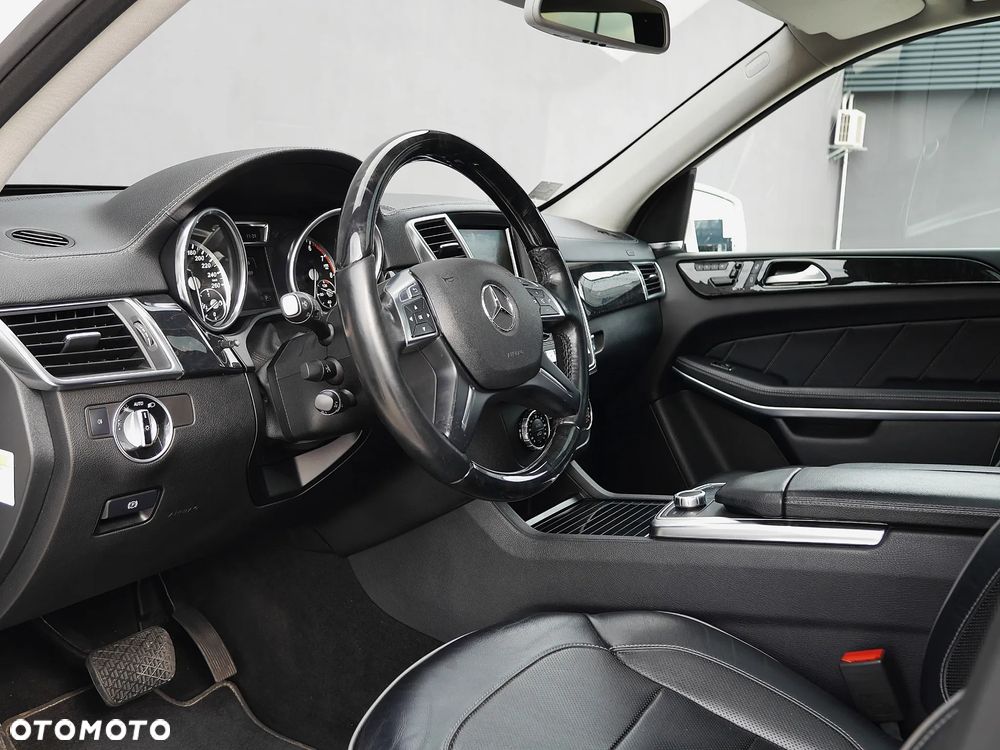 Mercedes-Benz GL 500 4-Matic - 11