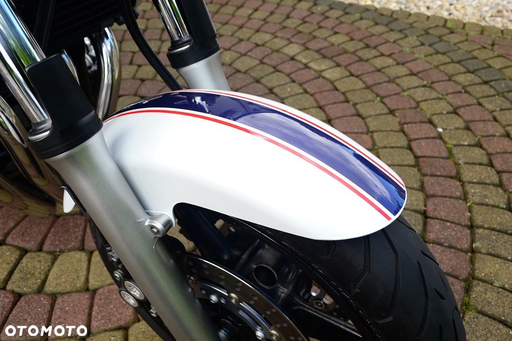 Yamaha XJR - 12