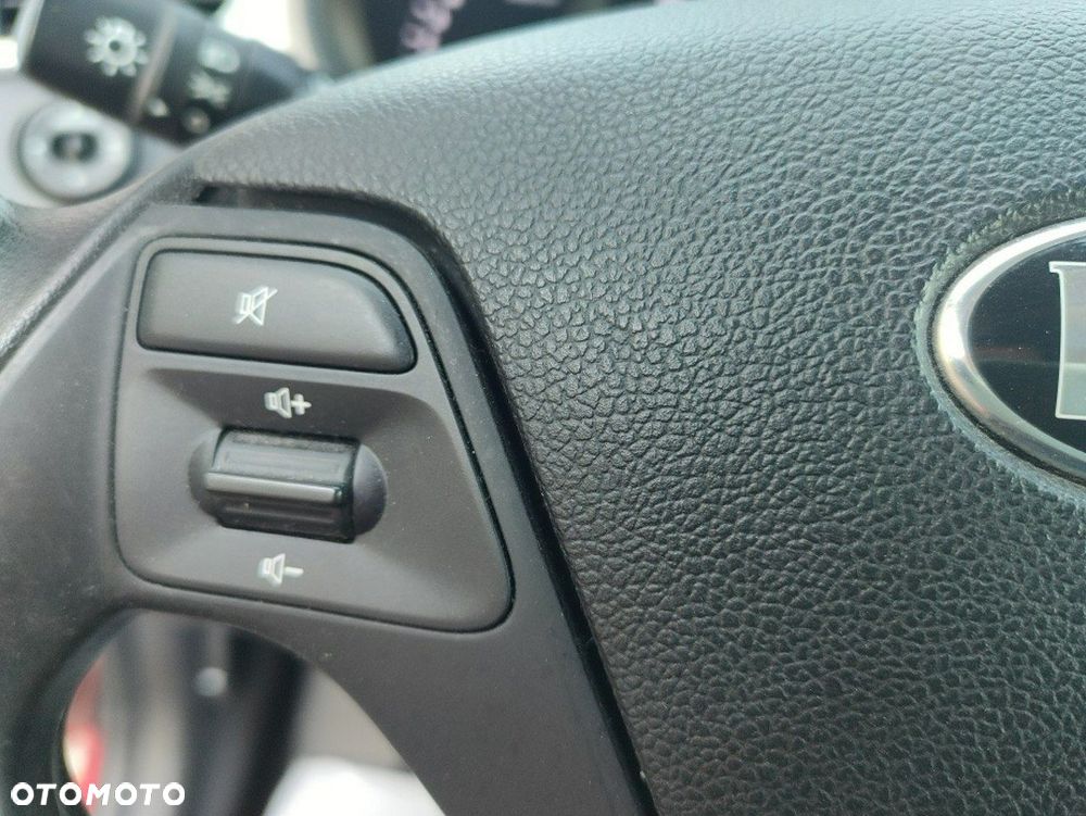 Kia Ceed - 12