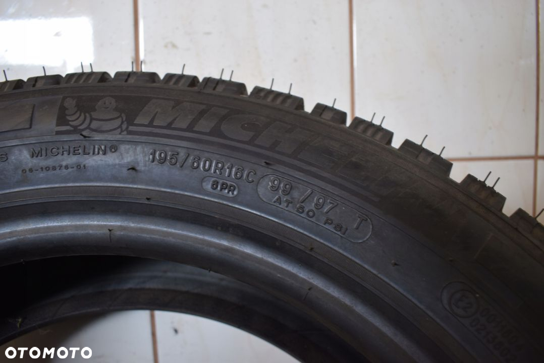R16C 195/60 99/97T Michelin Agilis Alpin - 4