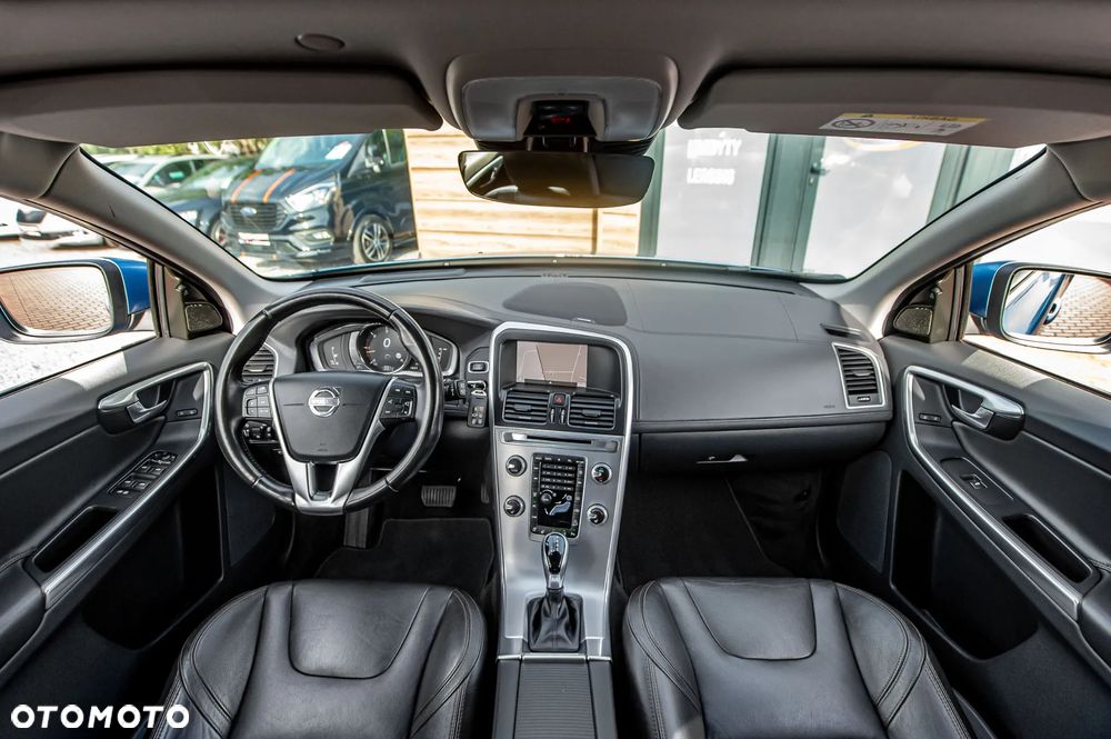 Volvo XC 60 D4 AWD Geartronic Momentum - 38