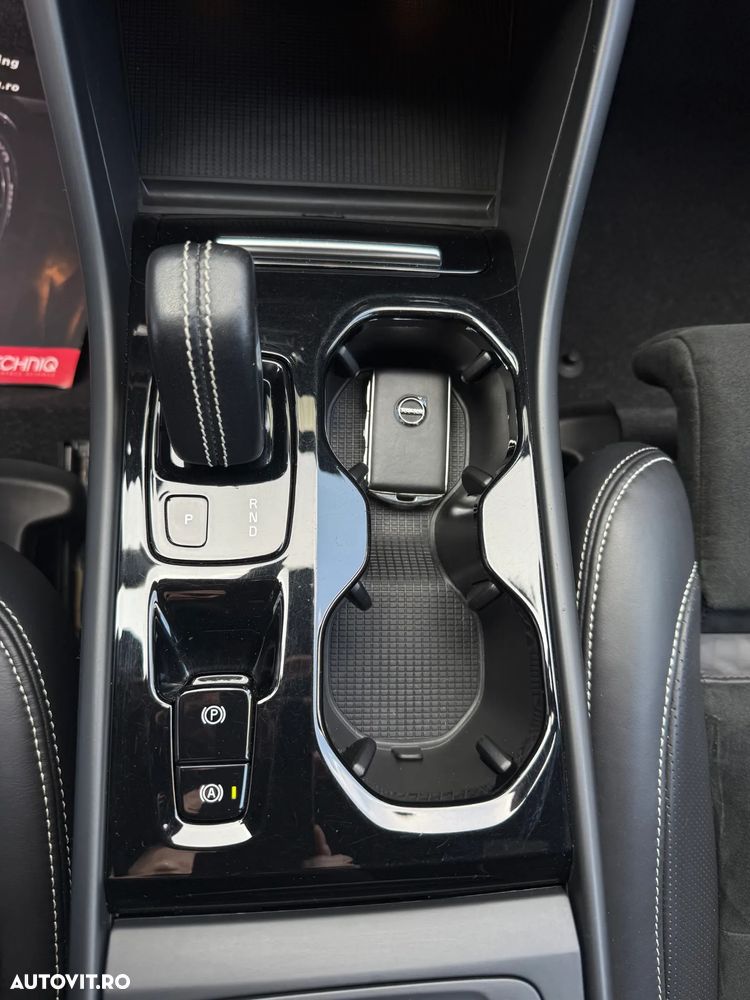 Volvo XC 40 B4 B AWD DKG RDesign - 17