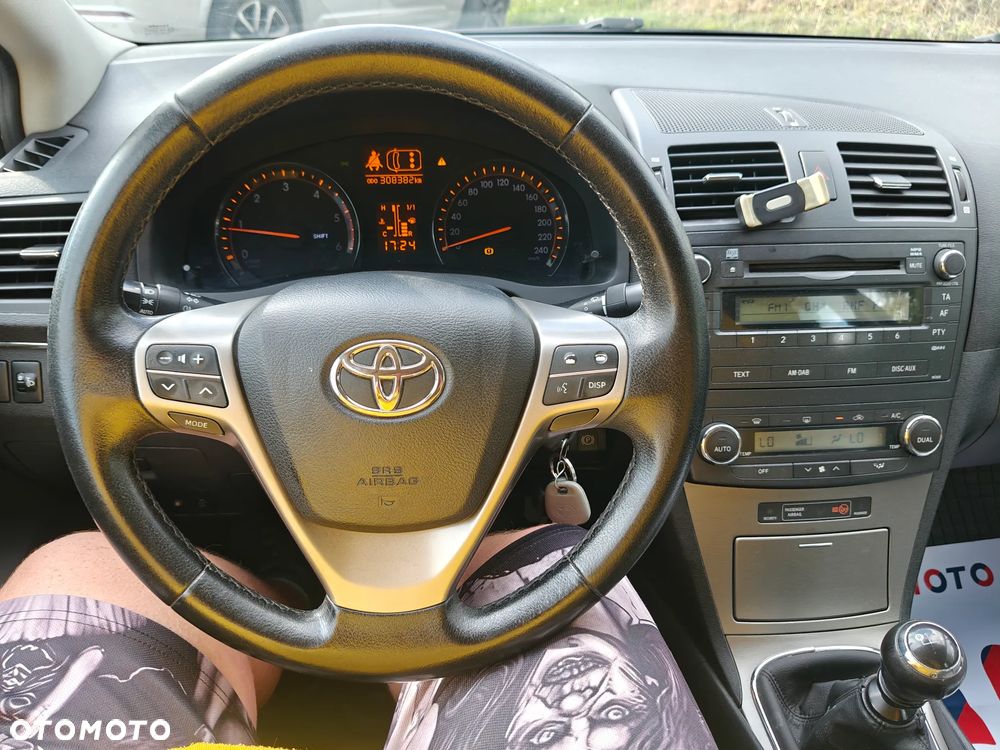 Toyota Avensis 2.0 D-4D Premium - 20