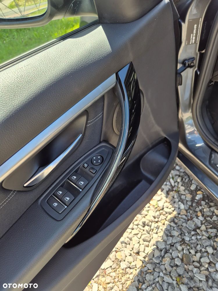 BMW Seria 3 320d xDrive Edition Luxury Line Purity - 24