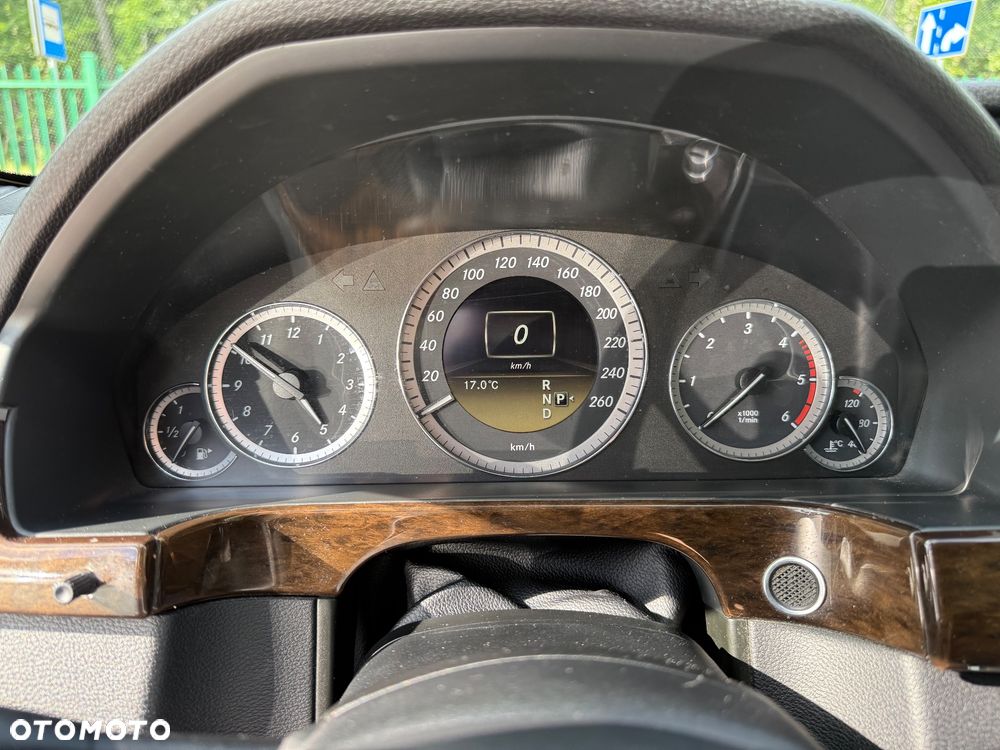 Mercedes-Benz Klasa E 200 CDI DPF BlueEFFICIENCY 7G-TRONIC Elegance - 11
