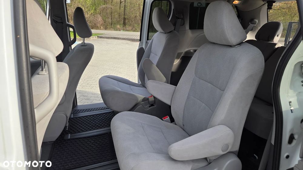 Toyota Sienna - 26