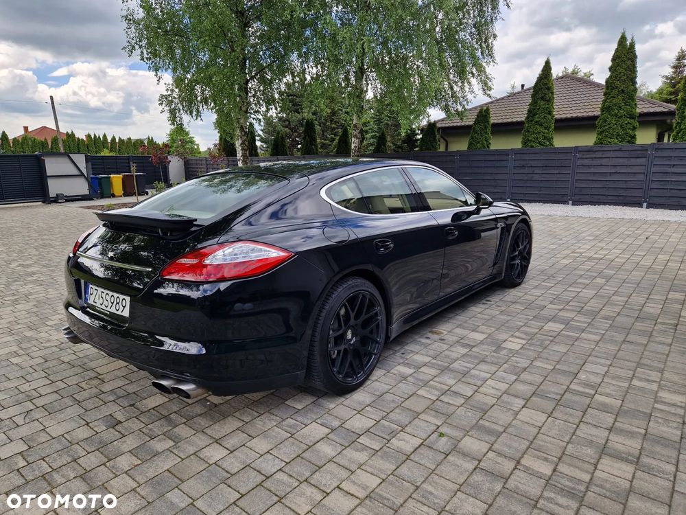 Porsche Panamera 4S PDK - 3