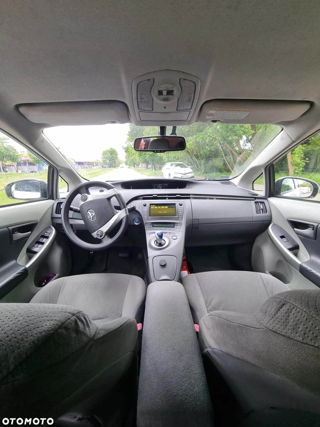 Toyota Prius (Hybrid) - 9