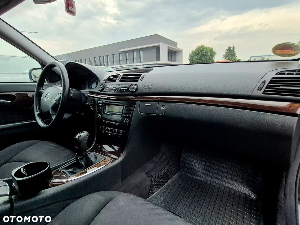Mercedes-Benz Klasa E 200 Kompressor Classic - 13