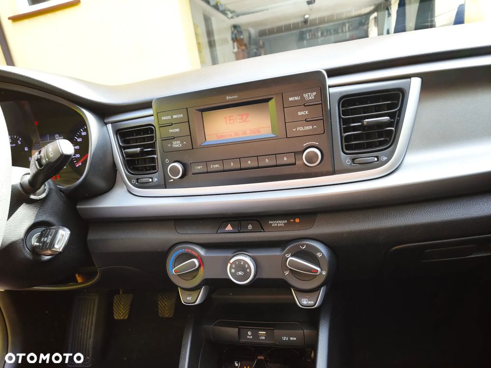 Kia Rio 1.2 M - 8
