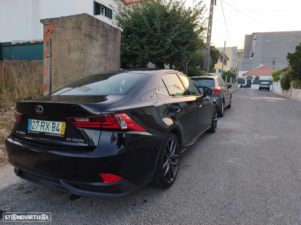 Lexus IS 300H F Sport - 12