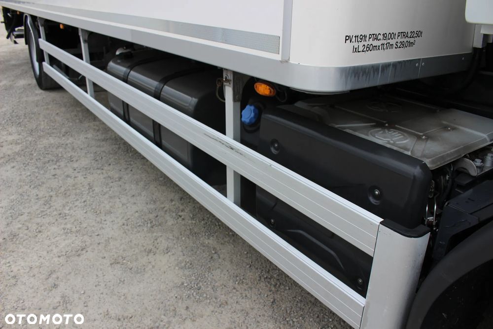 Renault D320 CHŁODNIA/*CARRIER* 1150mt /CHEREAU/TYLNE DRZWI / KAB.SYPIALNA/ EURO 6/*SERWIS FR*/ SUPER STAN - 18