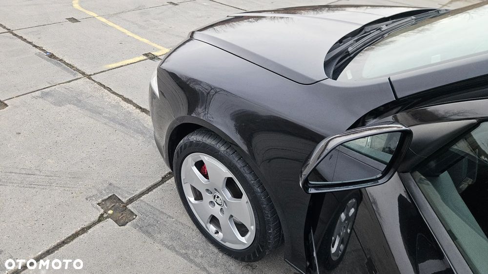 Skoda Octavia 2.0 TDI CR DPF RS - 25