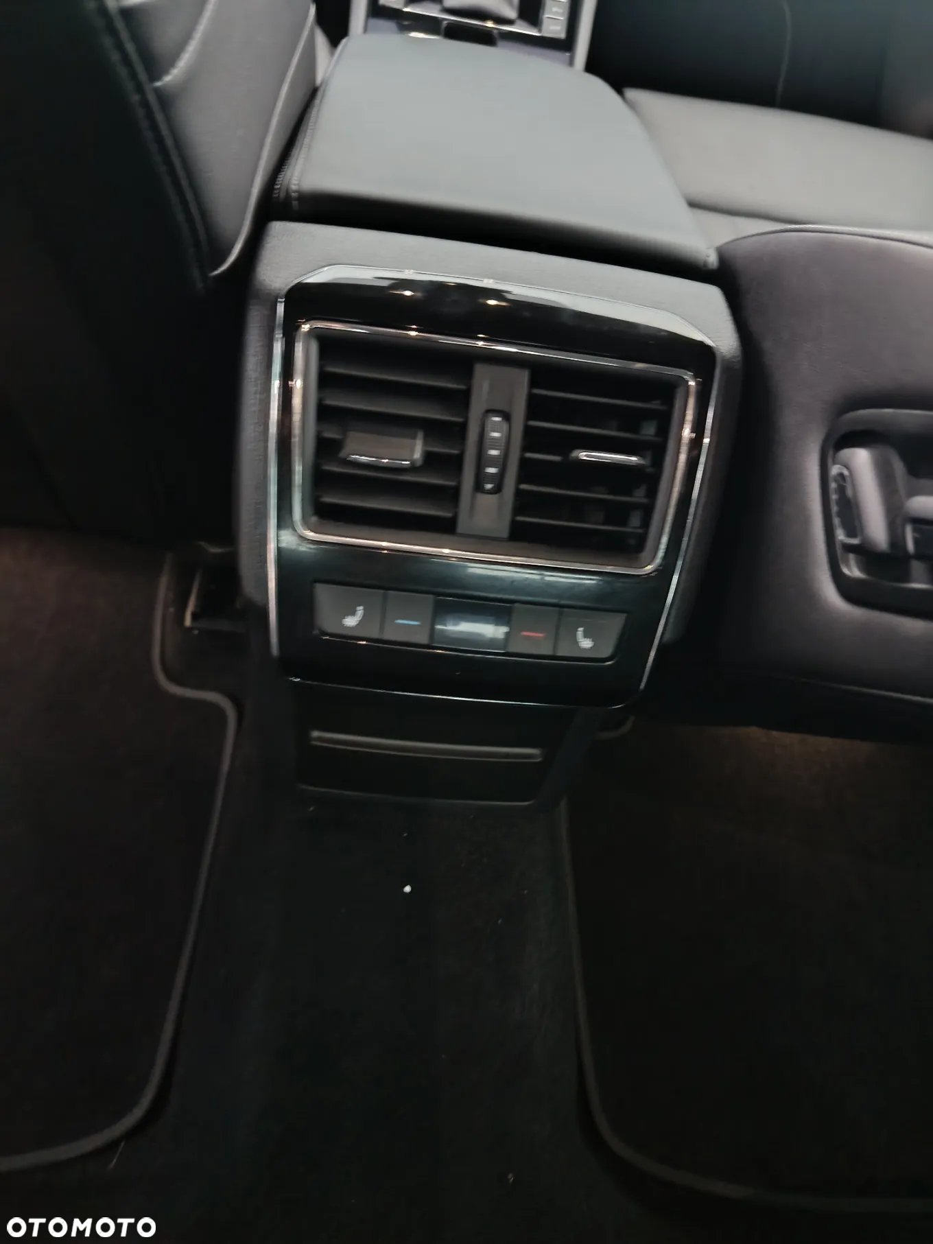 Skoda Superb 2.0 TSI 4x4 L&K DSG - 8