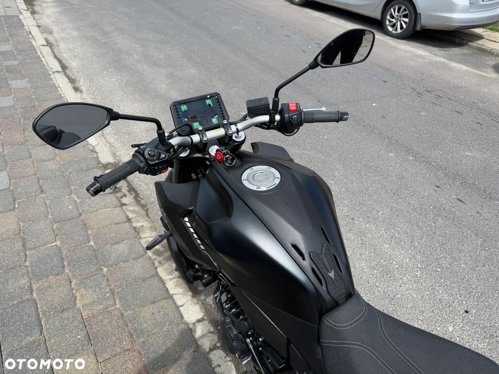 Yamaha MT - 8