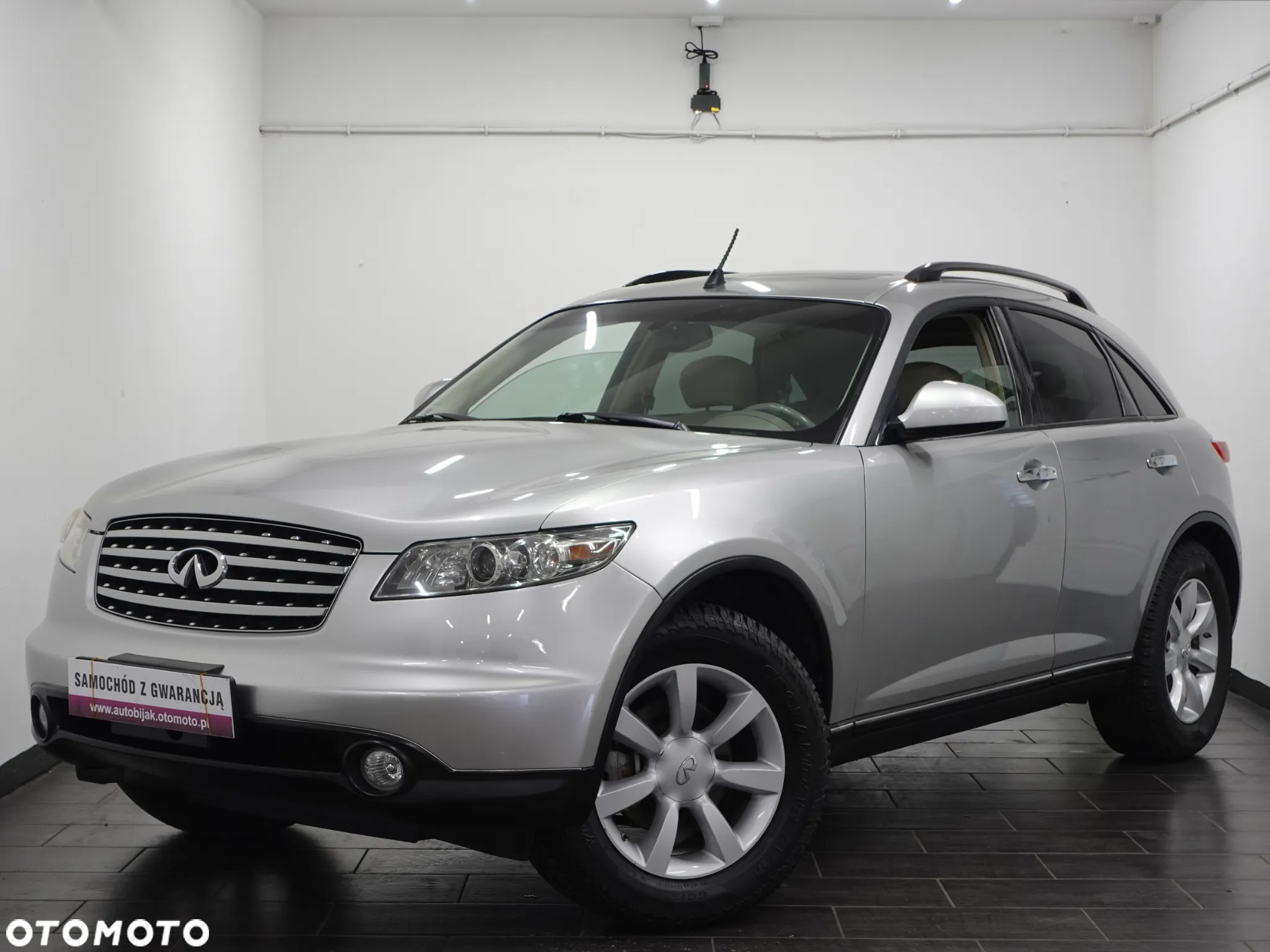 Infiniti FX FX35 - 17