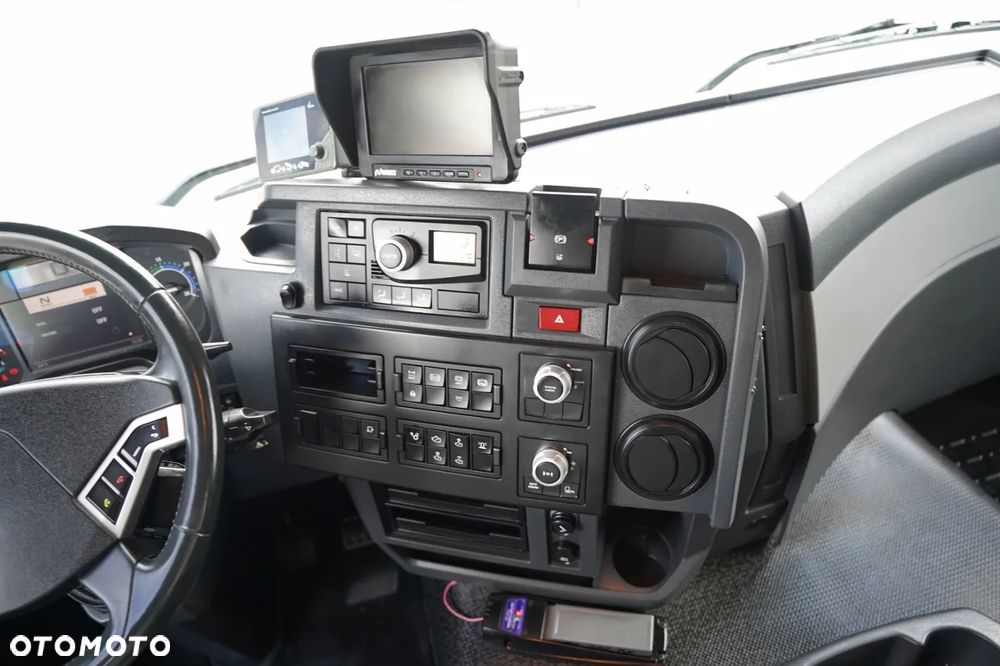 Renault C 430 / 6x4 / SKRZYNIOWY 6,5 M + HDS PALFINGER PK 18 002-EH C  / WYSÓW 12,5 M / STEROWANIE RADIOWE / ROTATOR / WIDŁY DO PALET - 31