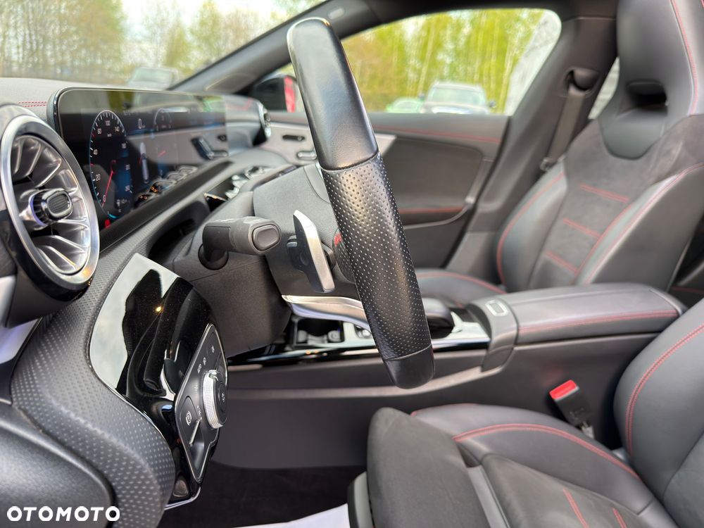 Mercedes-Benz CLA 200 d 8G-DCT AMG Line - 24