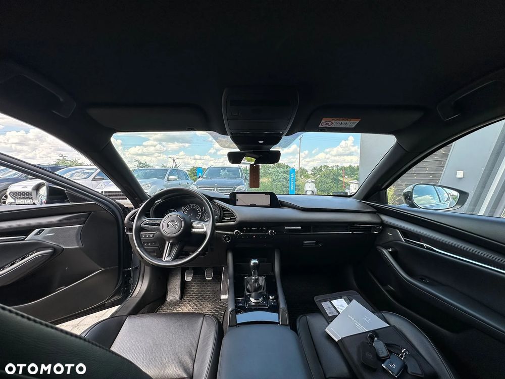 Mazda 3 2.0 mHEV Hikari - 33