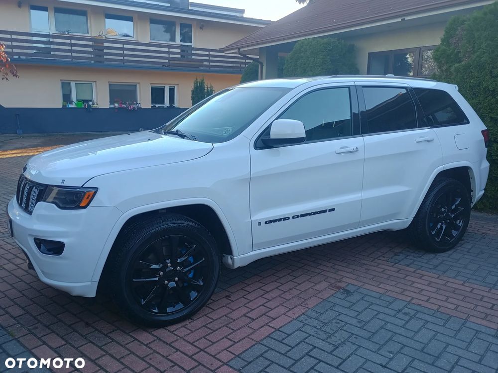 Jeep Grand Cherokee - 1