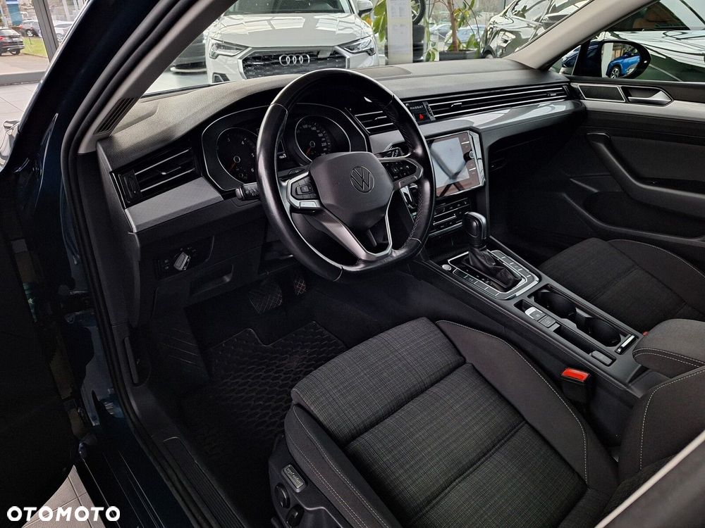 Volkswagen Passat - 14