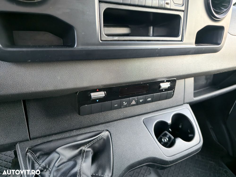 Mercedes-Benz Sprinter - 11