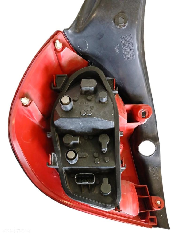 LAMPA TYLNA PRAWA RENAULT CLIO III 20032026 - 3